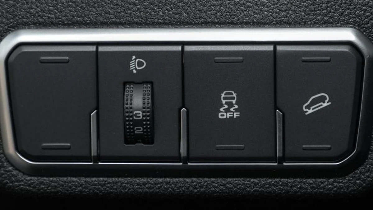 Режим вождения ECO / стандартный / спортивный
